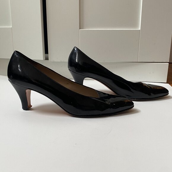Salvatore Ferragamo || Black Vintage Patent Leather Closed Toe Heels Pumps 9.5 - Picture 6 of 9